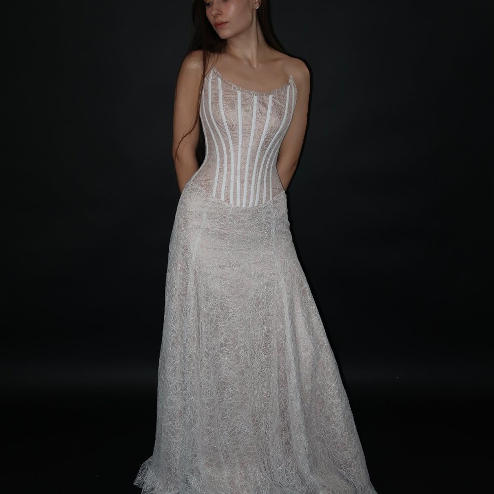 Floor Sample US 2-4 Anna Augusta Chantilly Lace Evening Gown